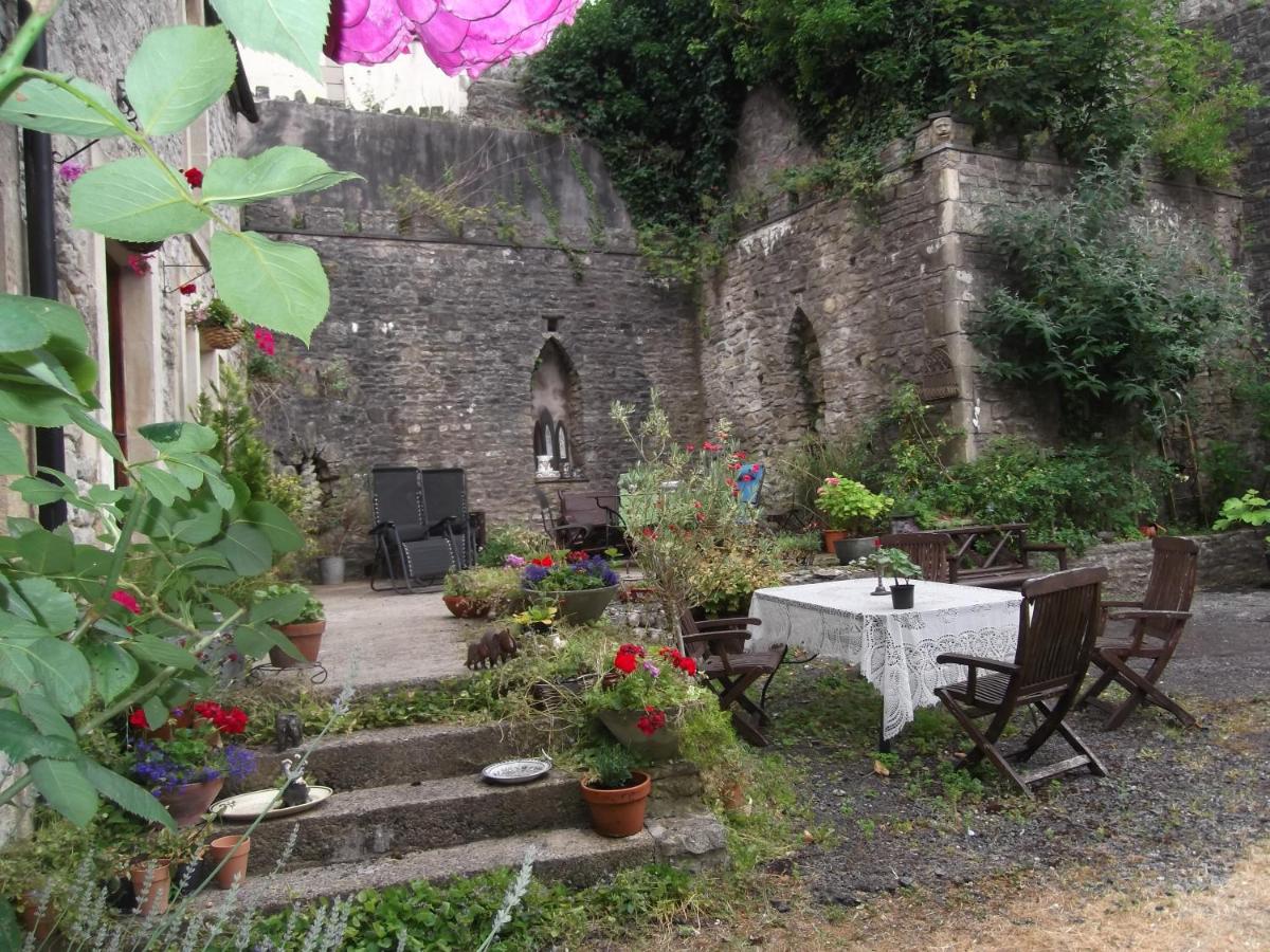 Manor House Annex - Sleeps up to 6 People - Housity