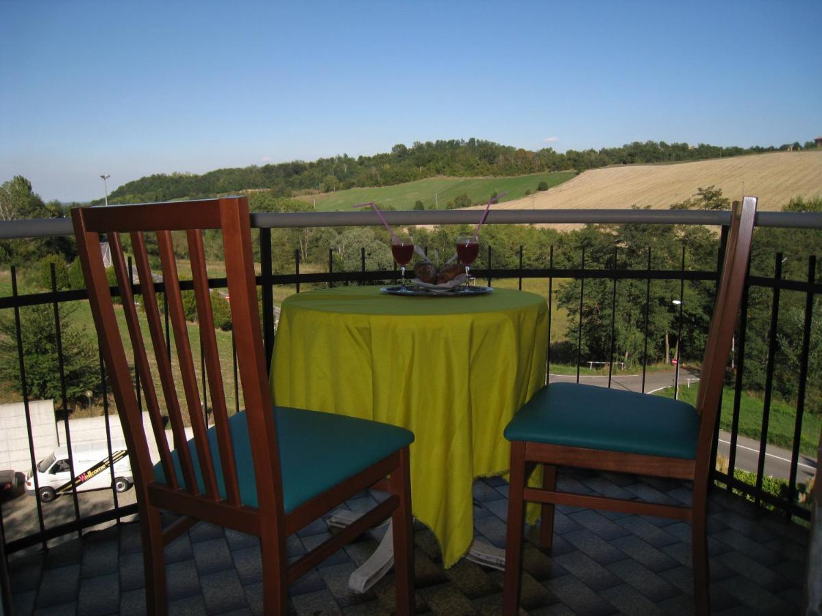 Hotel Boomerang - Check-in & Meals in front at hotel Sporting - Housity