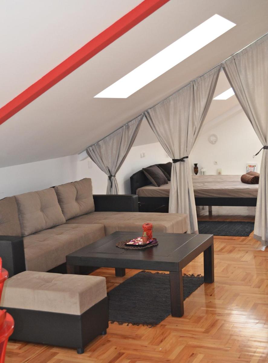 2110 Apartments - Housity