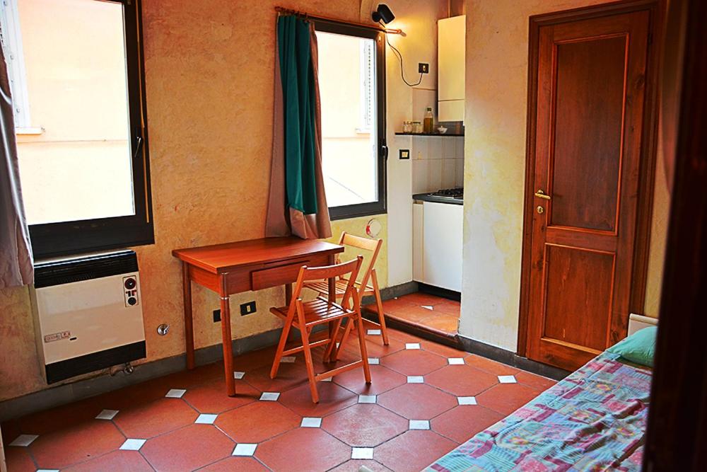 Alessandro's Small Apartment - Housity
