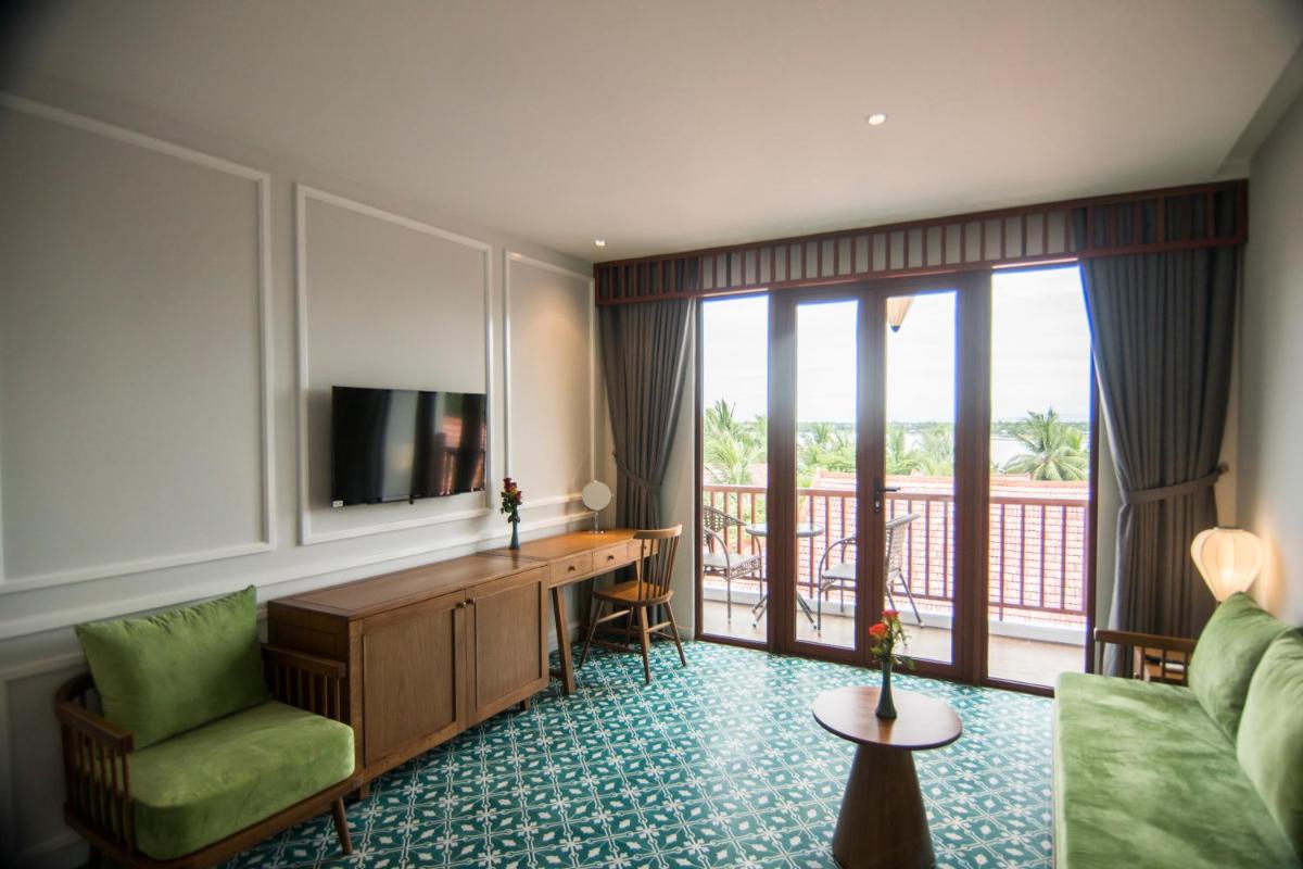 Vinh Hung Old Town Hotel - Housity