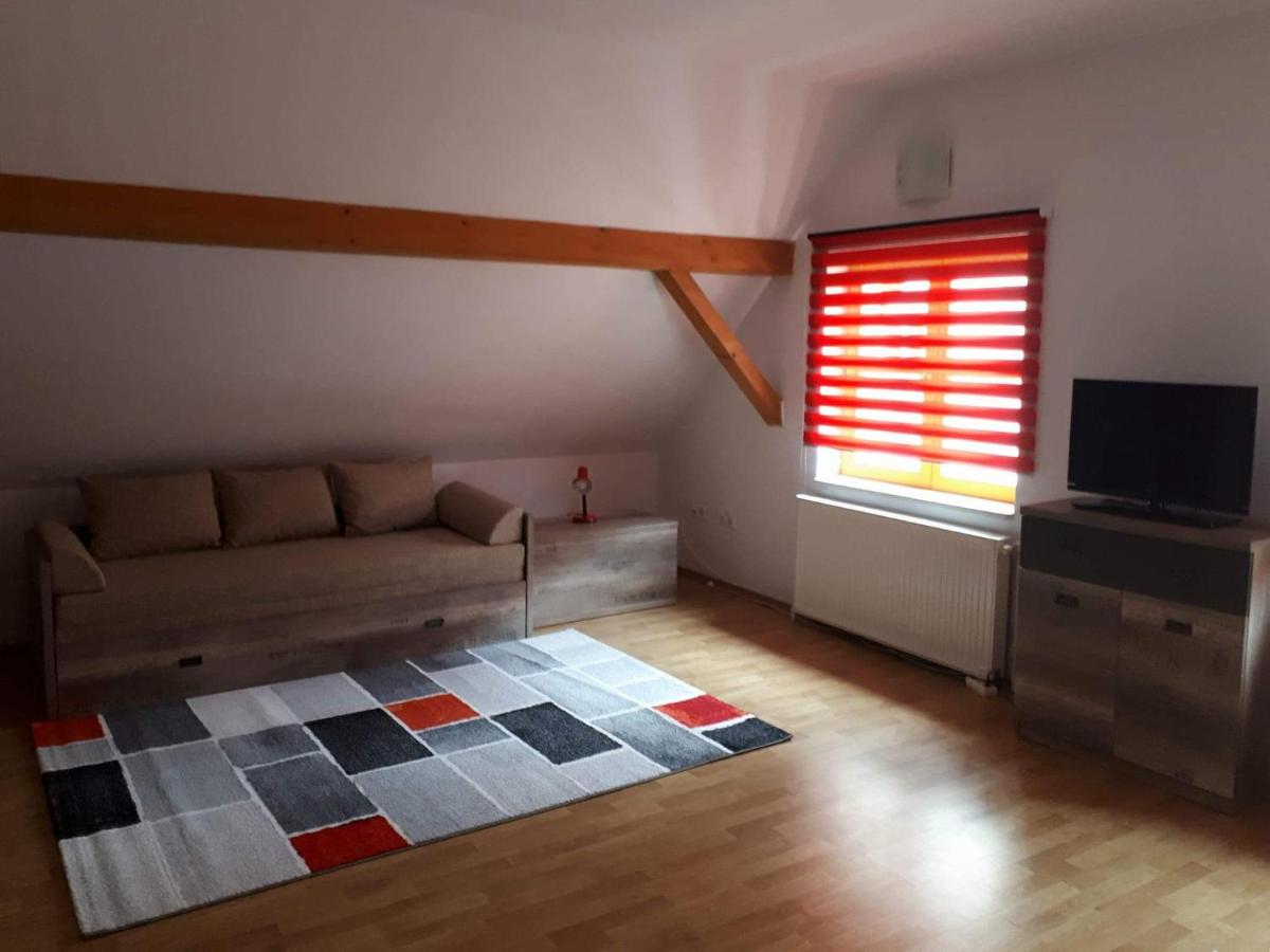 Central Apartman - Housity