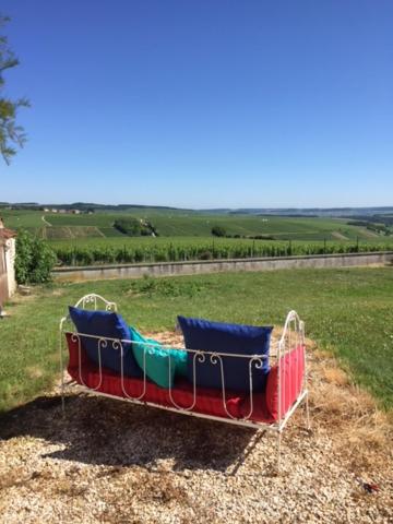 La maison de Lucien, gîte au cœur du vignoble Chablisien - Housity