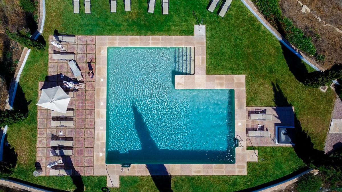 B Bou Hotel Cortijo Bravo - Housity
