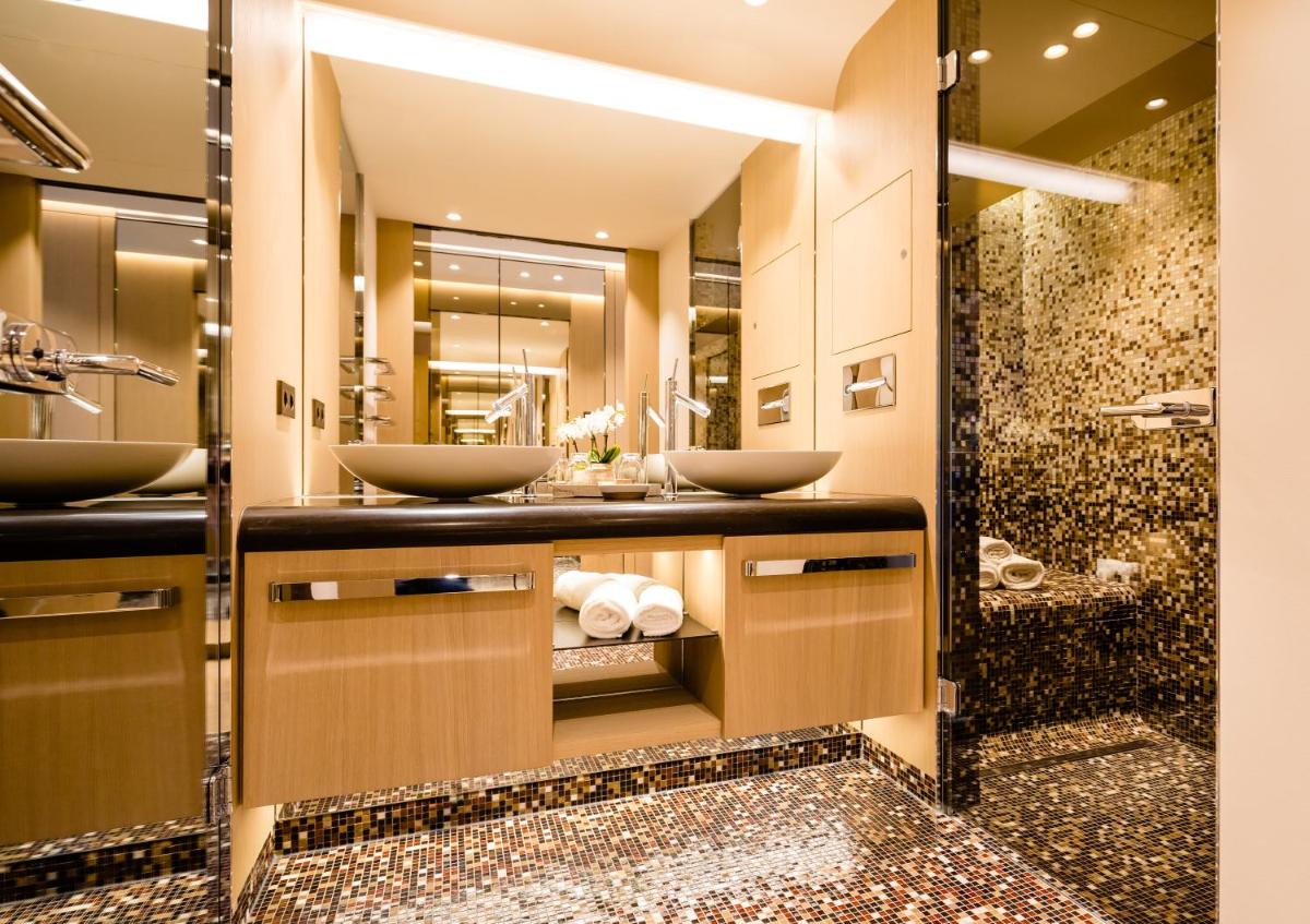 Hotel Neues Tor - Housity
