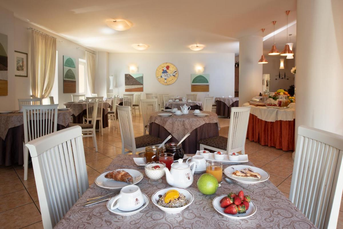 Hotel Corsignano - Housity