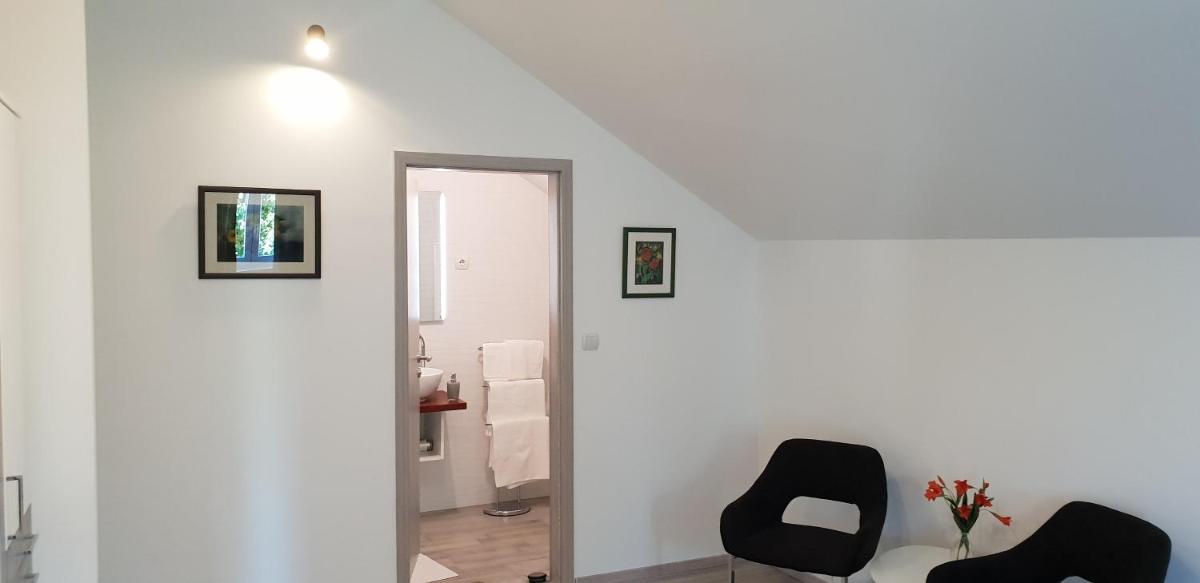 KE-TO Zagreb Airport Rooms - Housity