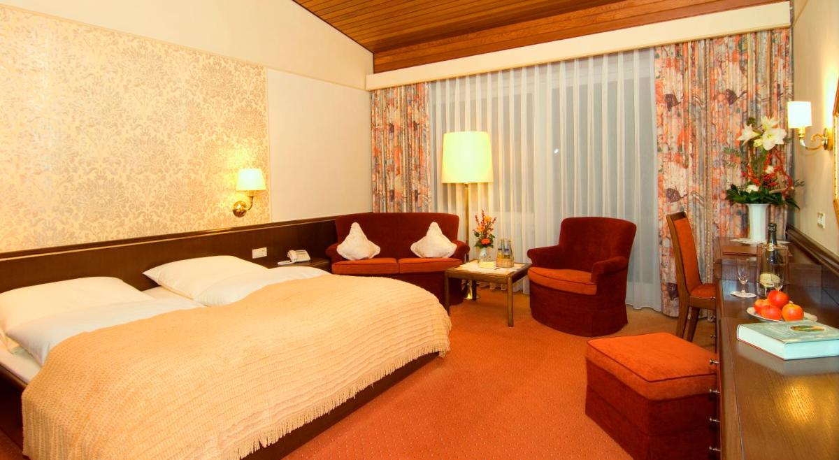 Burghotel - Housity