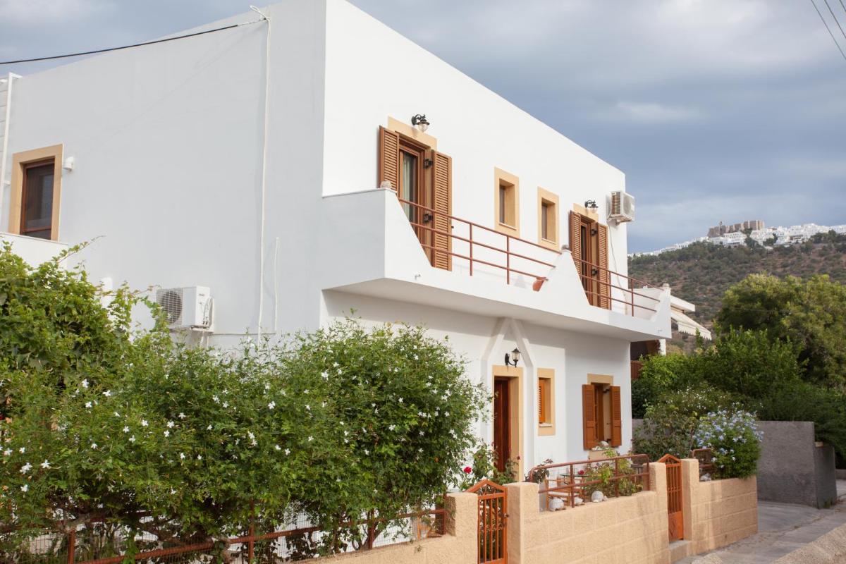 Anestoula Rooms - Housity