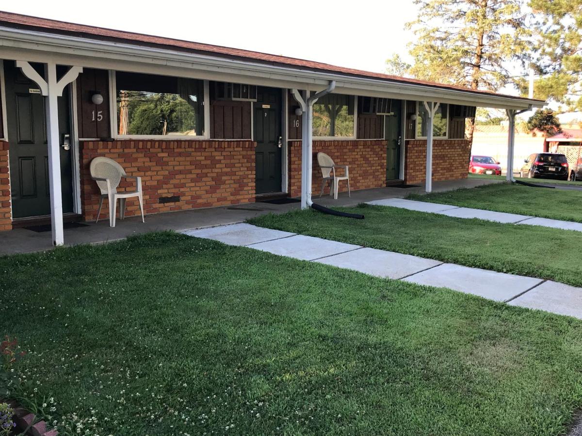 Spinning Wheel Motel - Housity