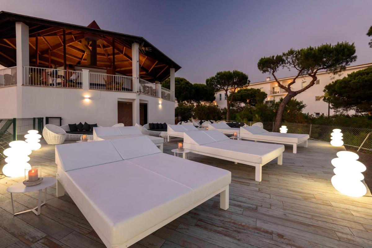 Imagen de la galería de Garden Playanatural - Adults Only, en El Rompido