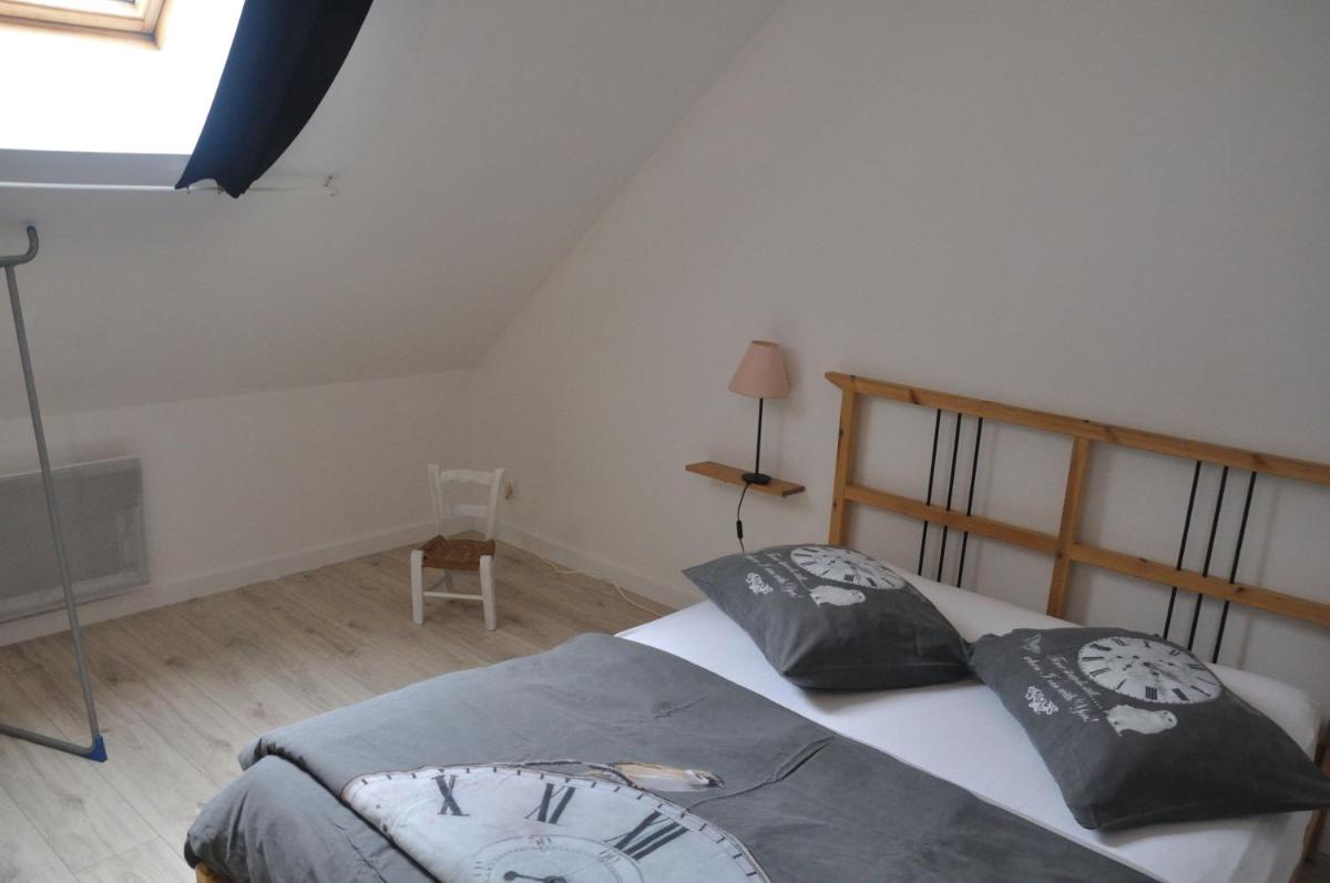 Petite maison aux volets bleus - Housity