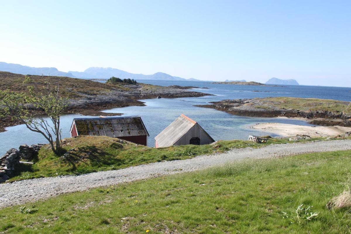 Isle of Raudøya - Housity