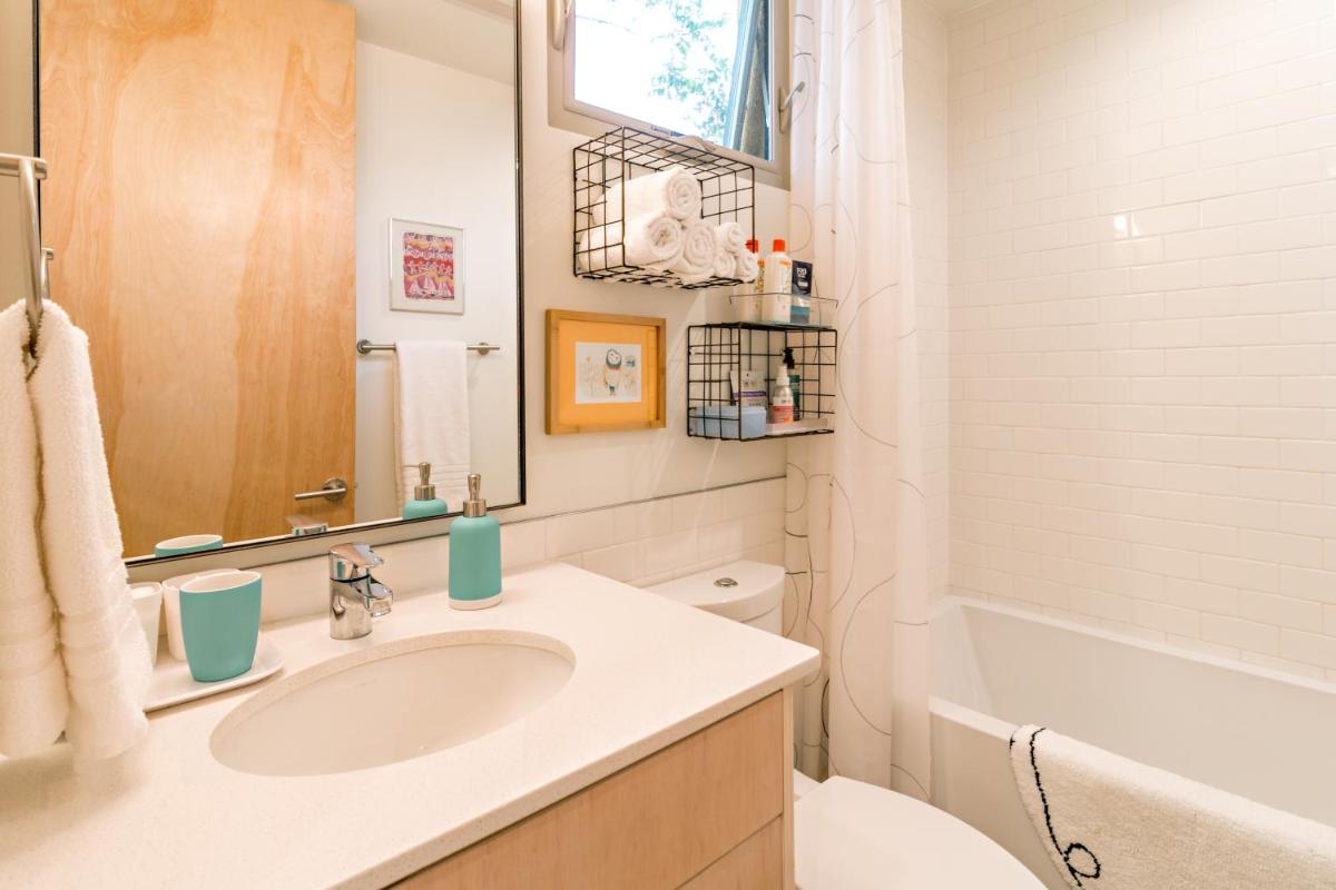 Modern Casita in Historic Downtown Albuquerque - Housity