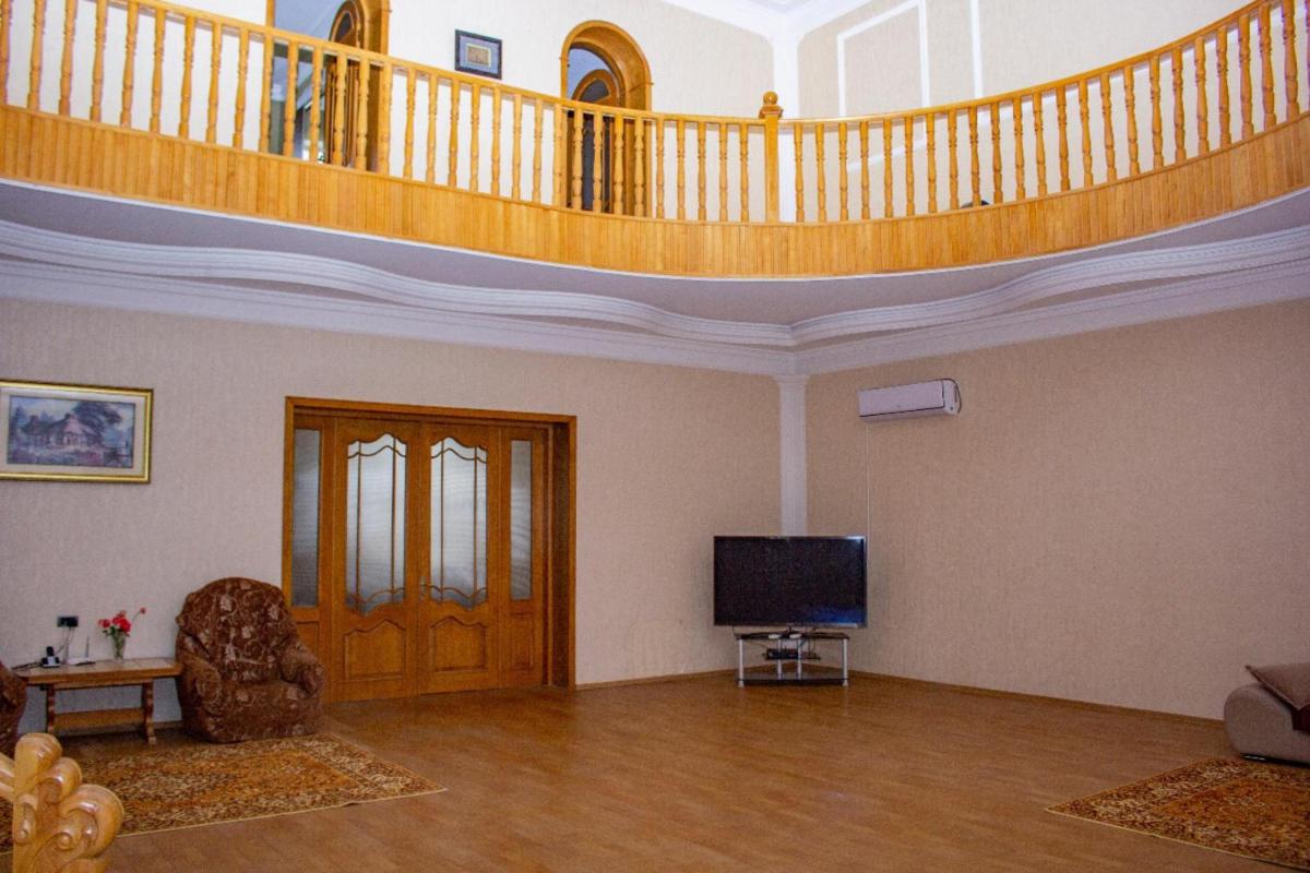 Villa on Fetali Khan - Hizvo