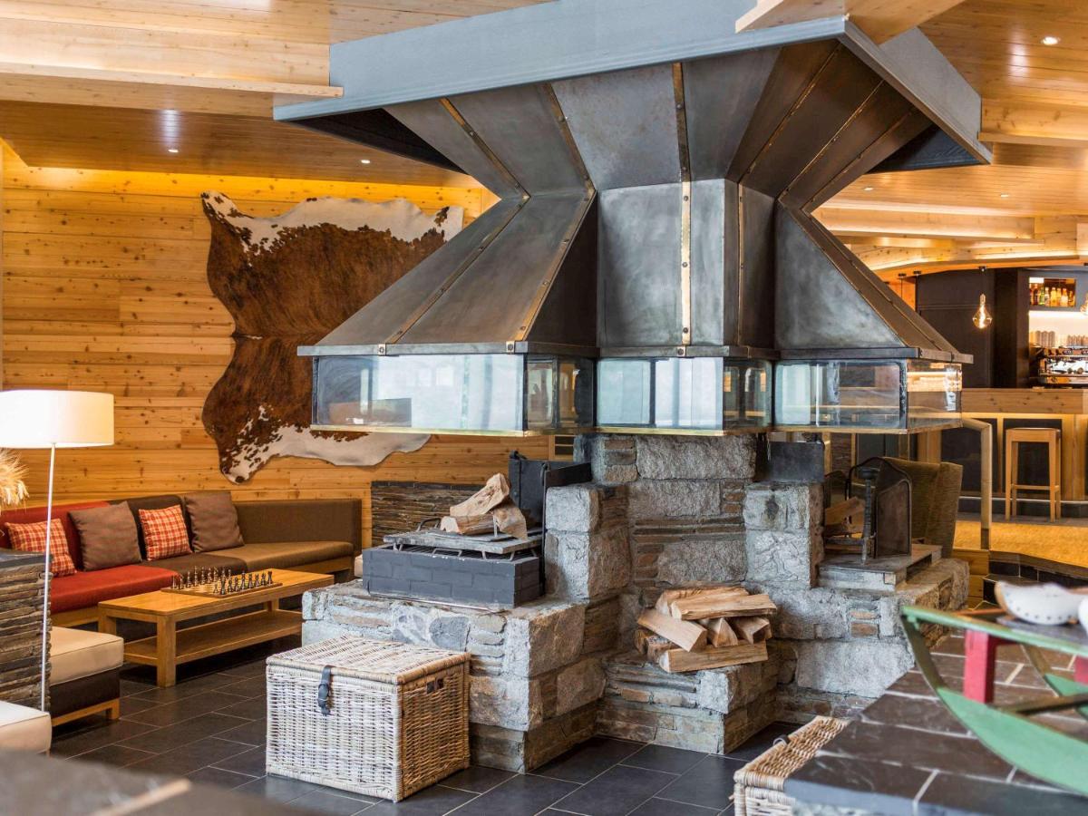 Coin salon dans l'établissement Mercure Saint-Lary