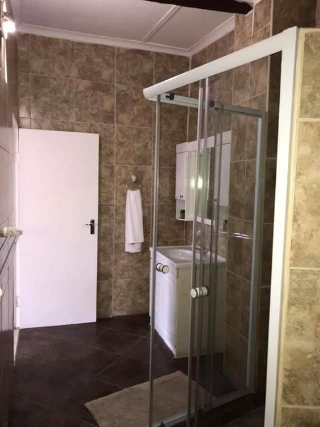 Hill Top Farm Lodge - Housity