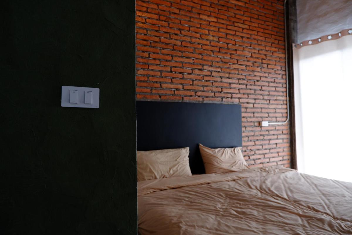 Black Elephant Boutique - Housity