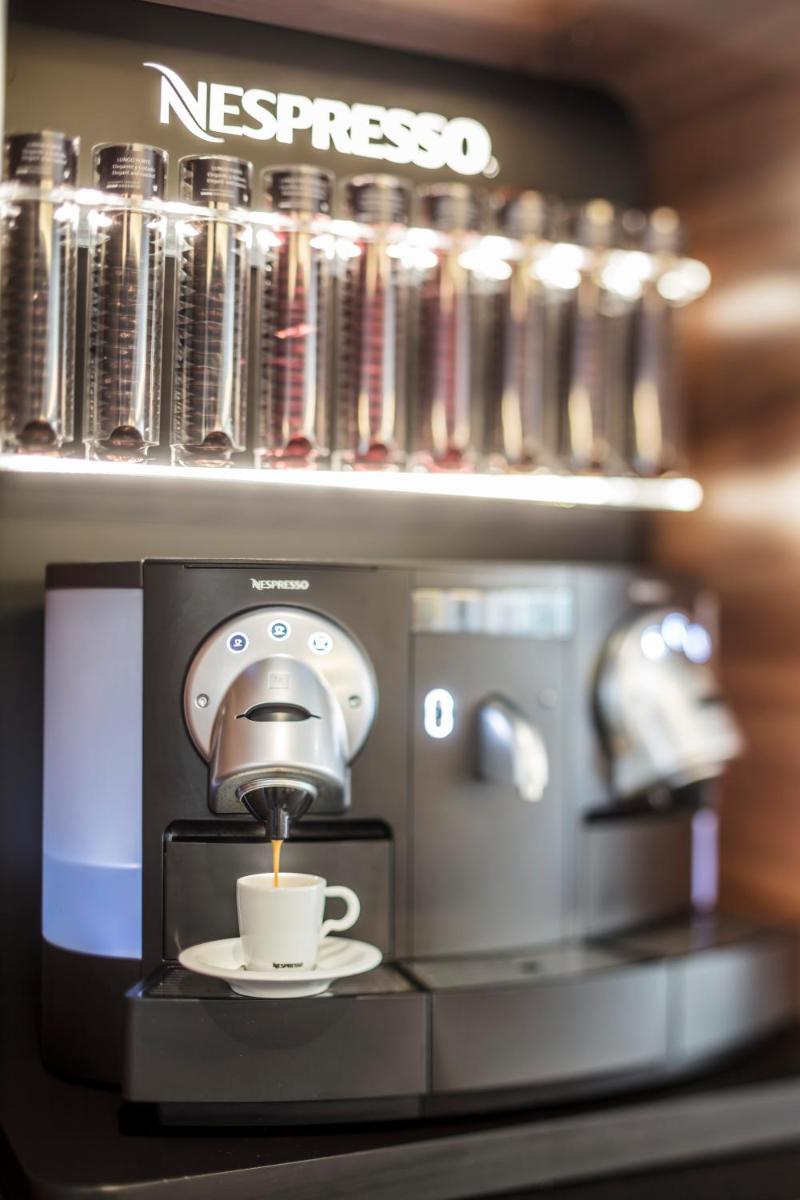 Utensilios para hacer té y café en AQUA Hotel The Breeze & Spa - All Inclusive - Adults Only - 4Sup