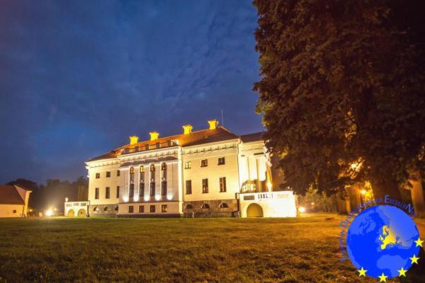 Pakruojis Manor's Palace Boutique Hotel - Housity
