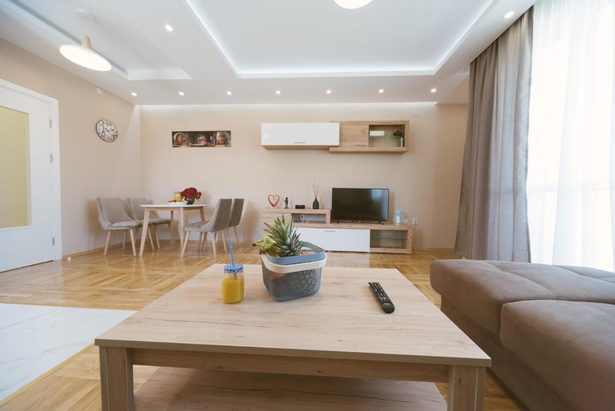 Apartment Luxury Explorer - Housity