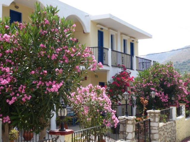Castellania Hotel Apartments - Housity