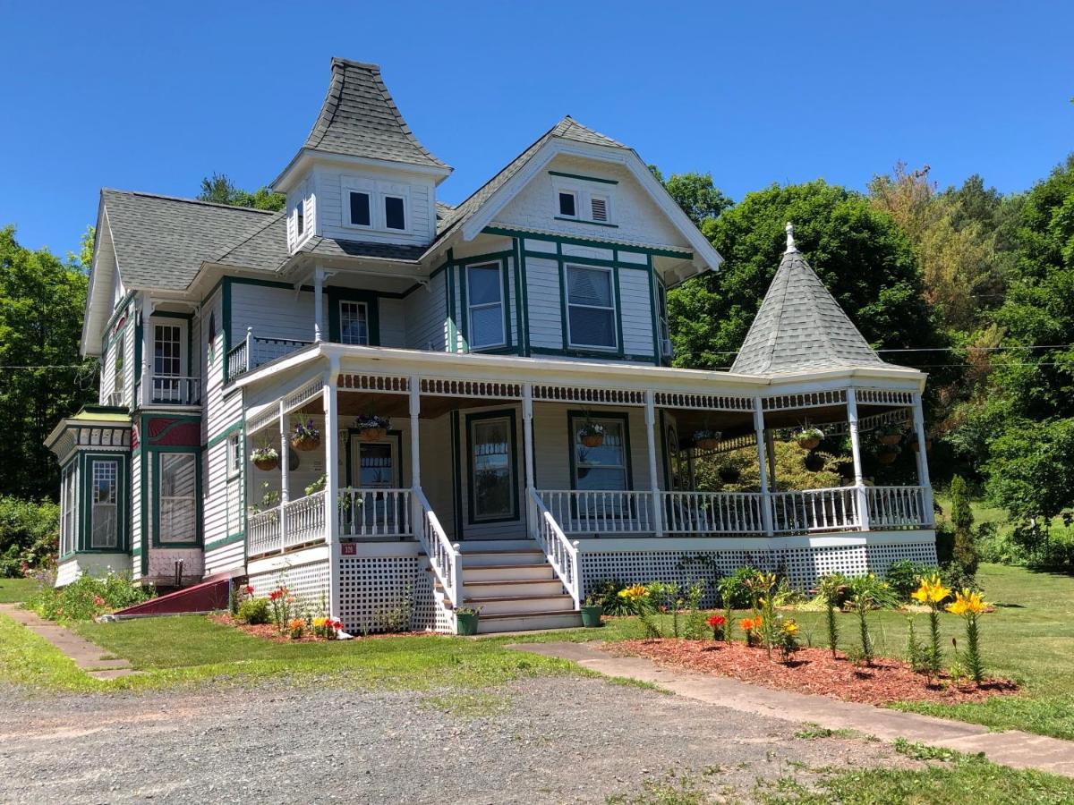 Antique Rose Inn Windham - Housity