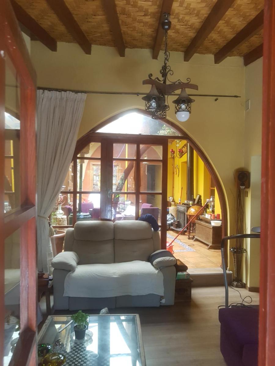 Sylvias Antique House - Housity