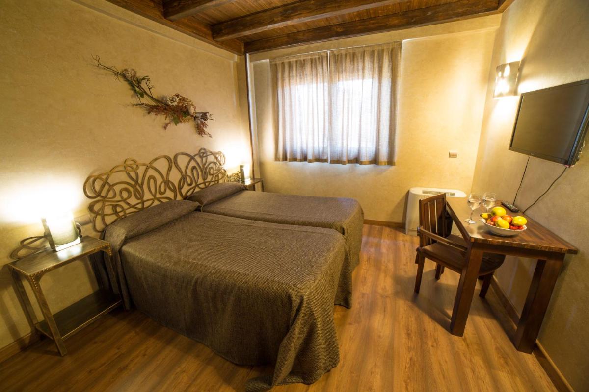 Hotel Albergue La Casa Del Peregrino - Housity