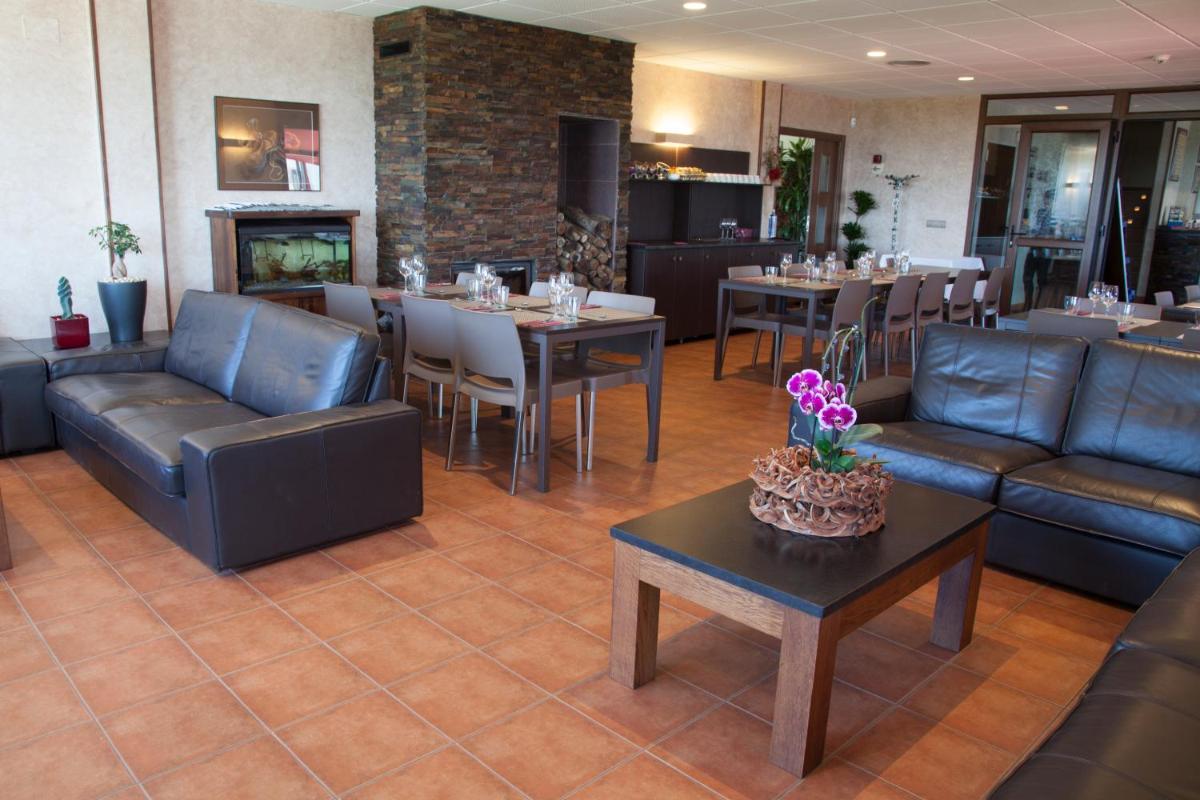 Hotel Albergue La Casa Del Peregrino - Housity