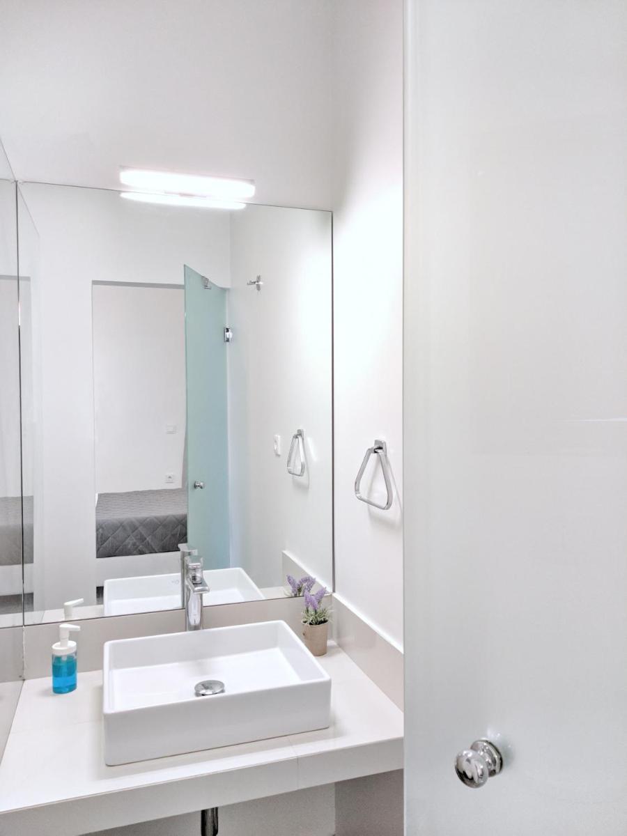 Suitetrails - Brand new budget apartment next to Iaso and Oaka