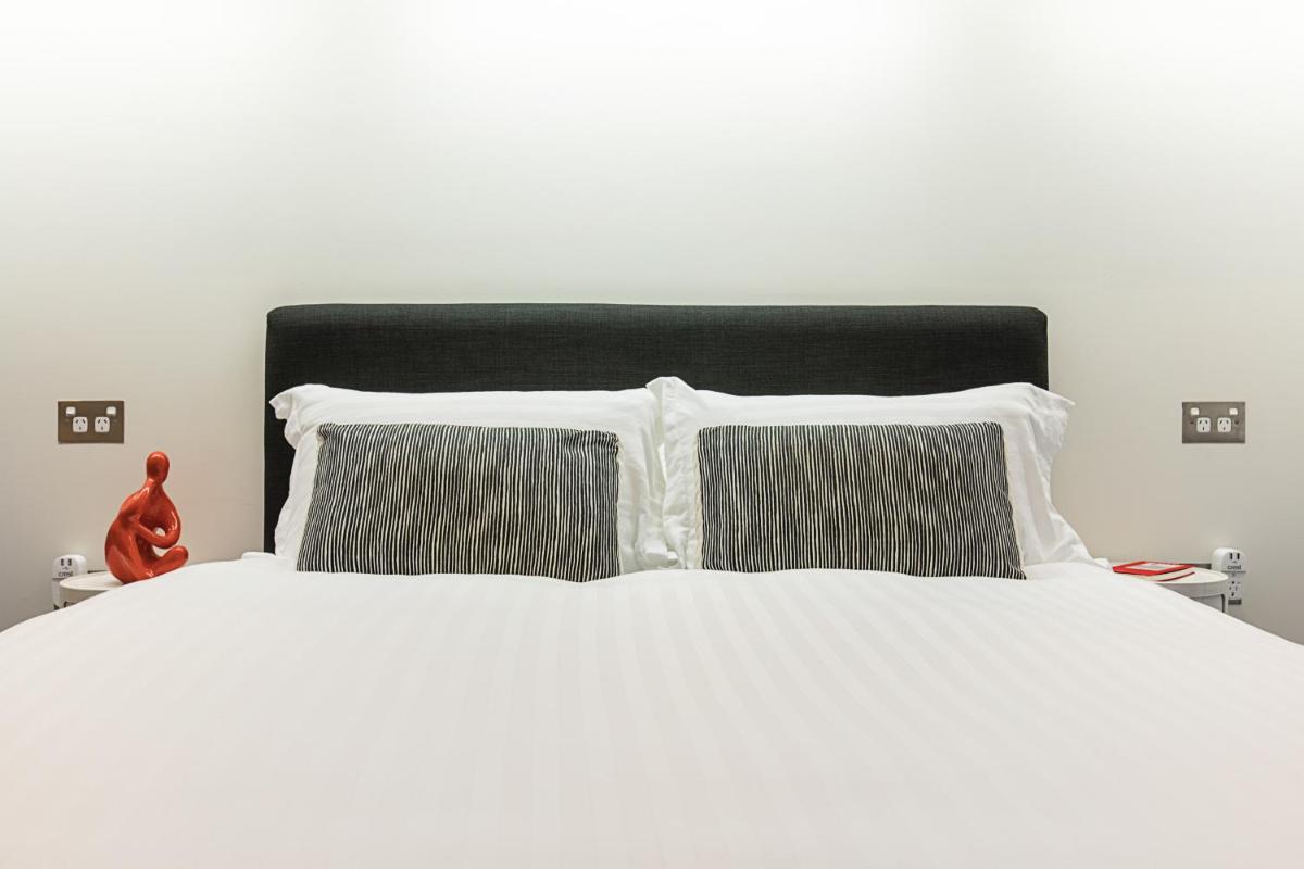 Luxe Executive Suite with breakfast and snacks in Paddington near Rushcutters Bay, Darlinghurst, St Vincents - Housity