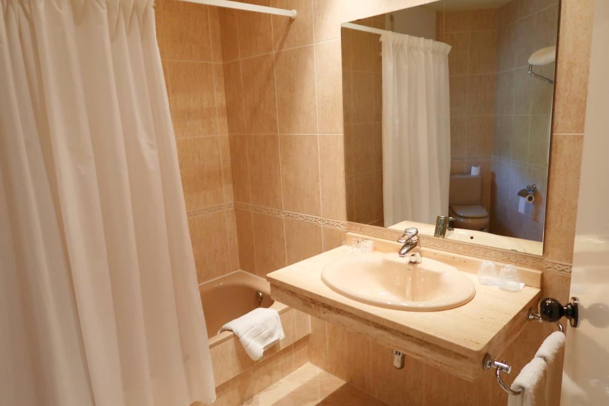 Hotel O Camiño - Housity