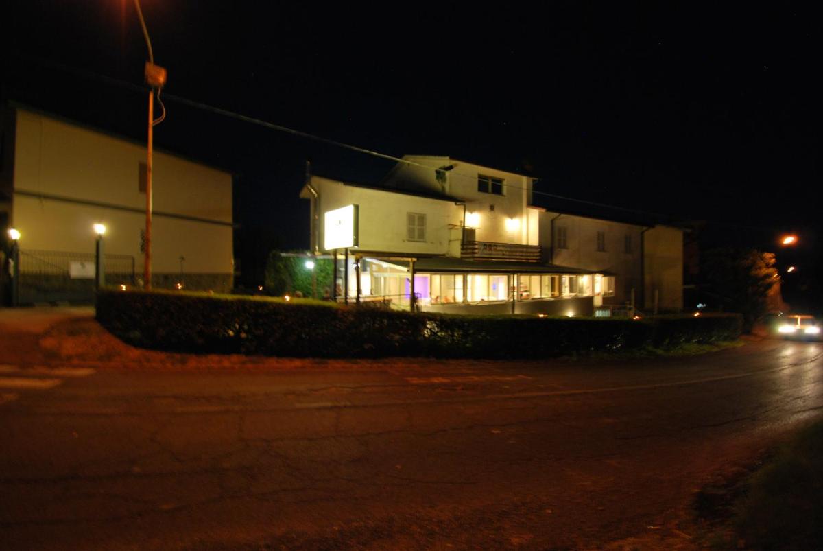Hotel & Ristorante L'Angoletto in Selci - Housity