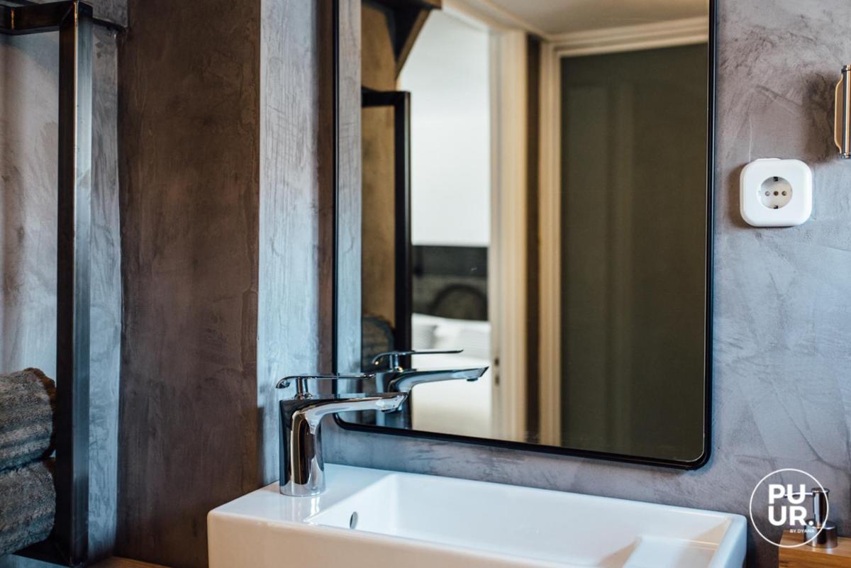 Nummer 100 - 1 - Housity