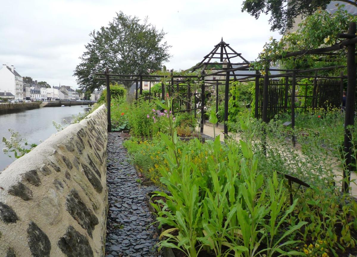 Jardin de l'établissement Hôtel Ginkgo - SPA Biloba