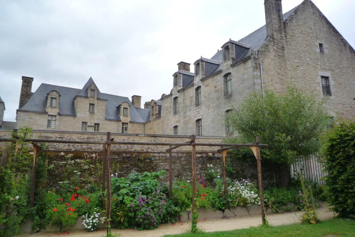 Jardin de l'établissement Hôtel Ginkgo - SPA Biloba