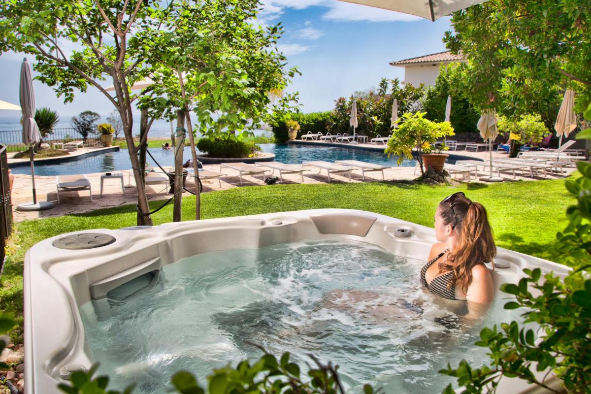 Clients de l'établissement La Solenzara hôtel - 3 Etoiles Supérieur - Appartement & SPA