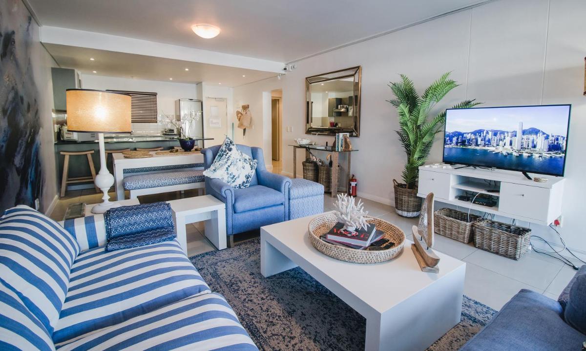 Suitetrails - Luxury City Apartment with Mountain Views