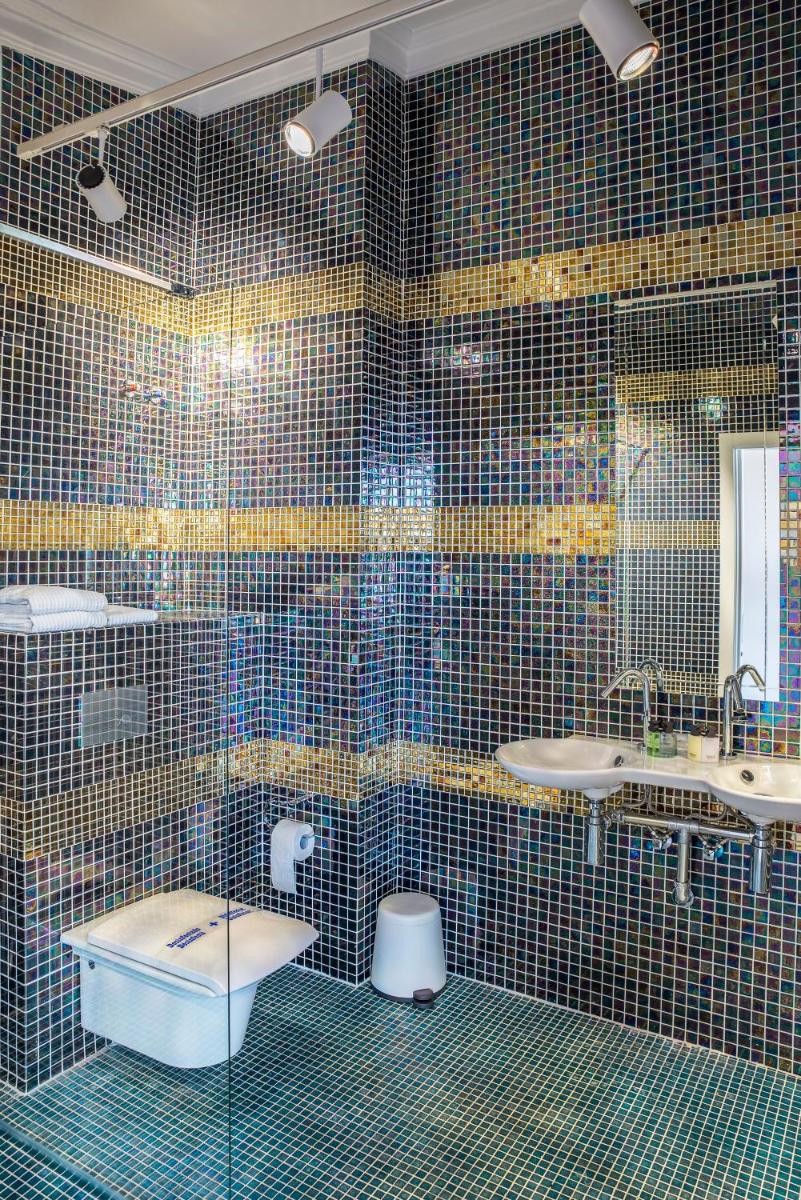 Un baño de Essence Hotel Boutique