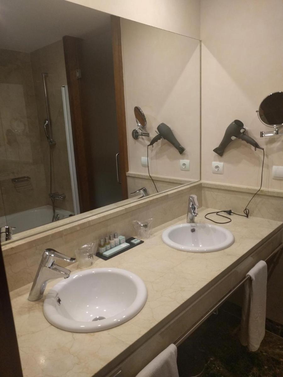 Un baño de Parador de Lorca