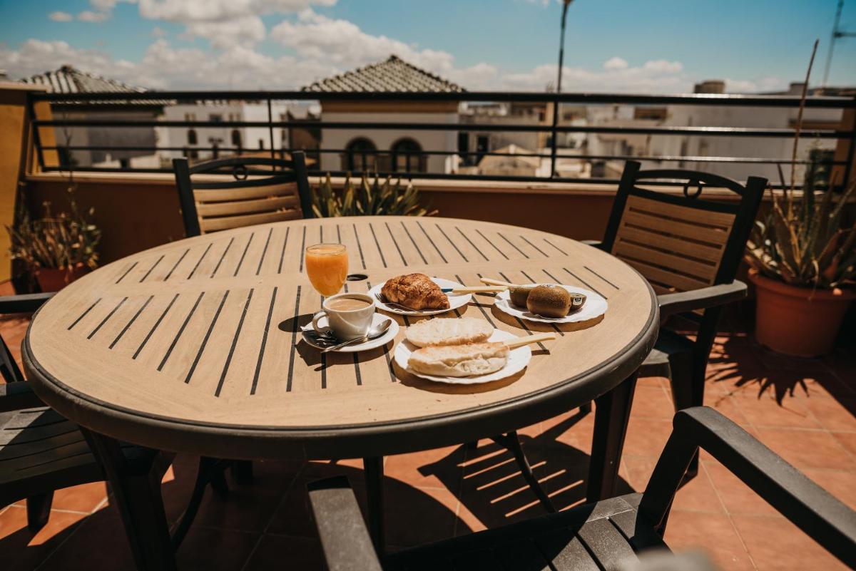 Hotel Nuro - Housity