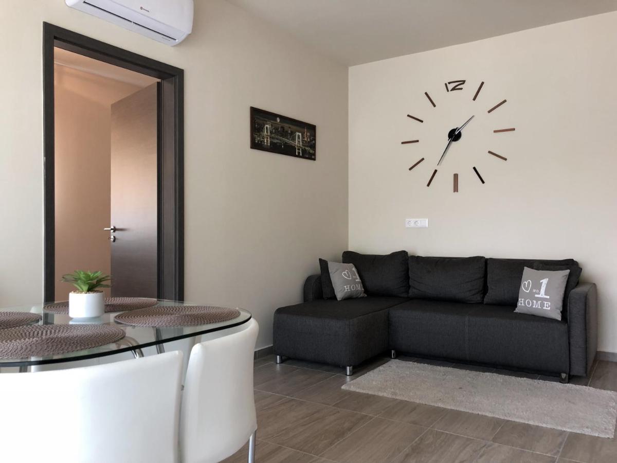 Exclusive Home - Housity