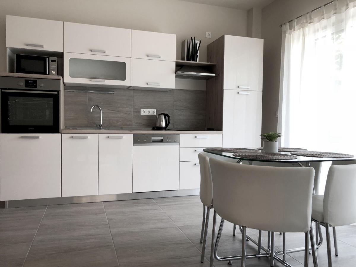 Exclusive Home - Housity
