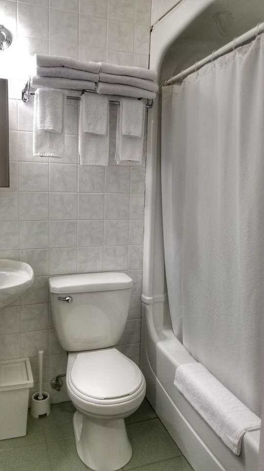 1-Bedroom Cozy #18 by Amazing Property Rentals - Housity