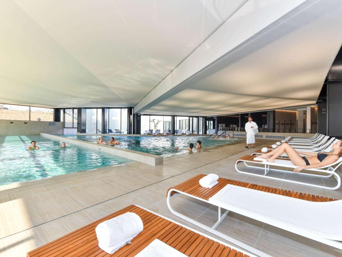 Piscine de l'établissement ibis styles La Rochelle Thalasso Chatelaillon ou située à proximité