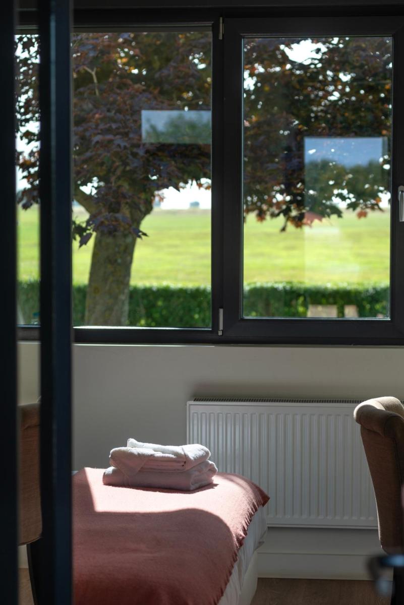 Logis Hôtel & Restaurant de l'Aérodrome de la Baie de Somme - Housity
