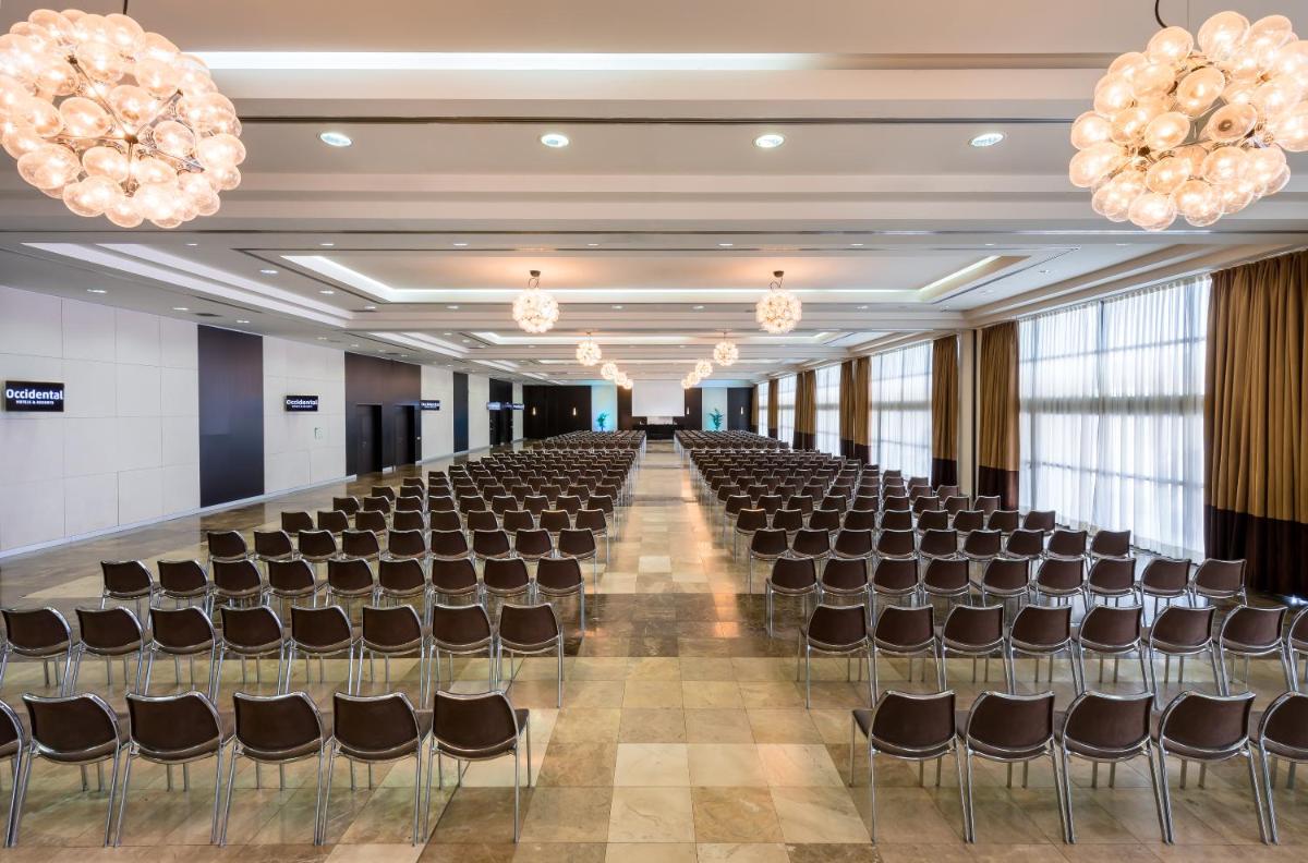 Zona business o sala de conferencias en Occidental Aranjuez