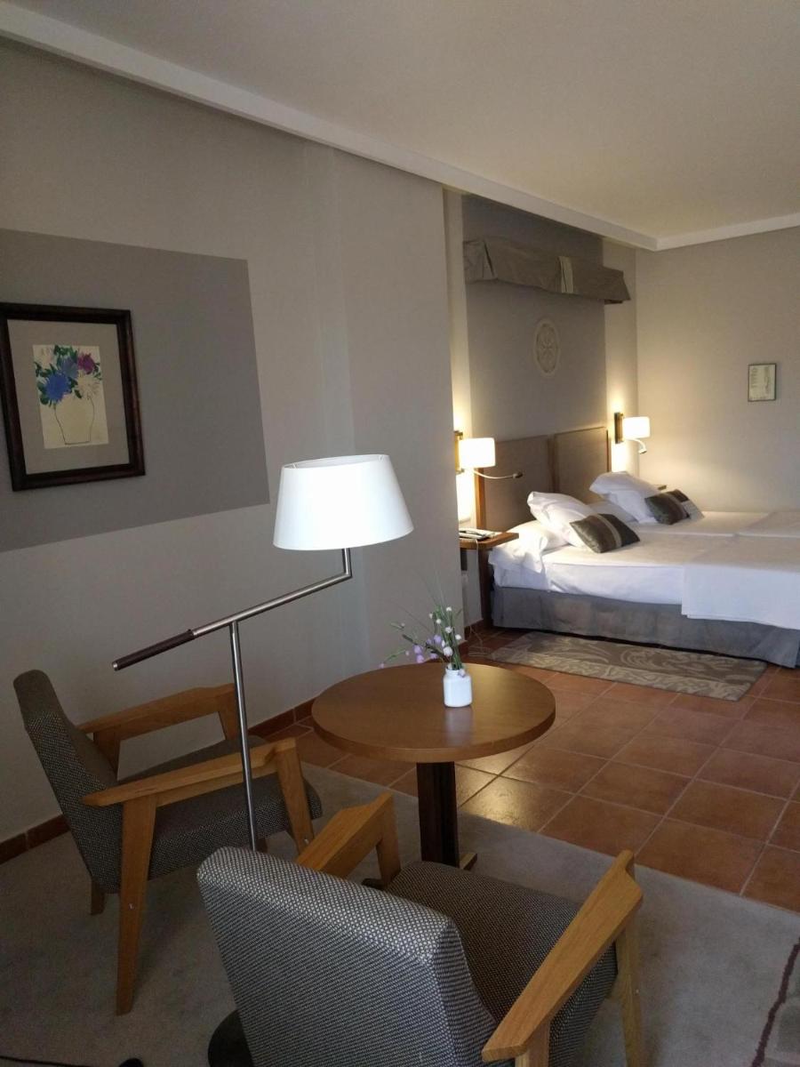 Cama o camas de una habitación en Parador de Lorca