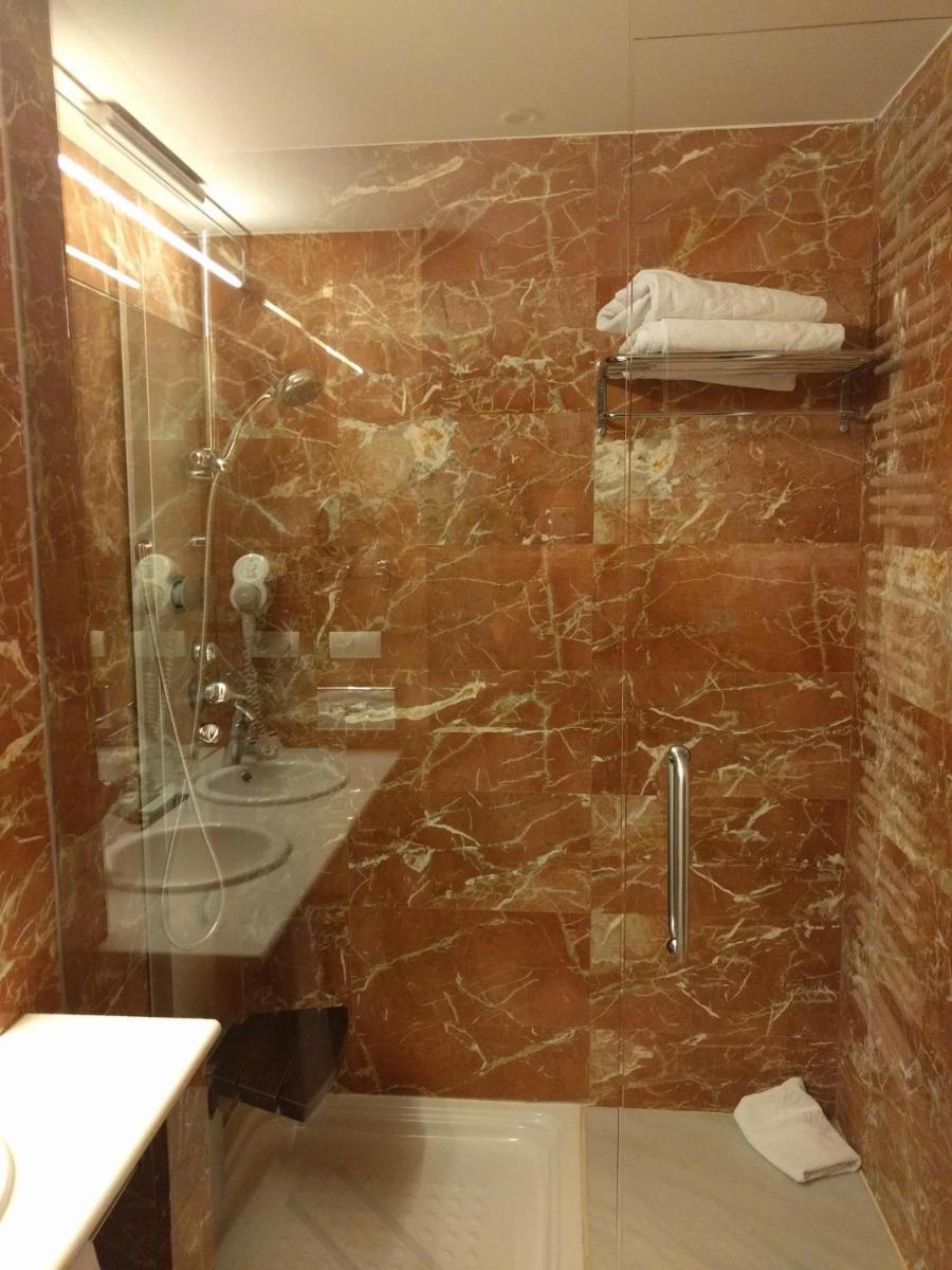 Un baño de Parador de Lorca